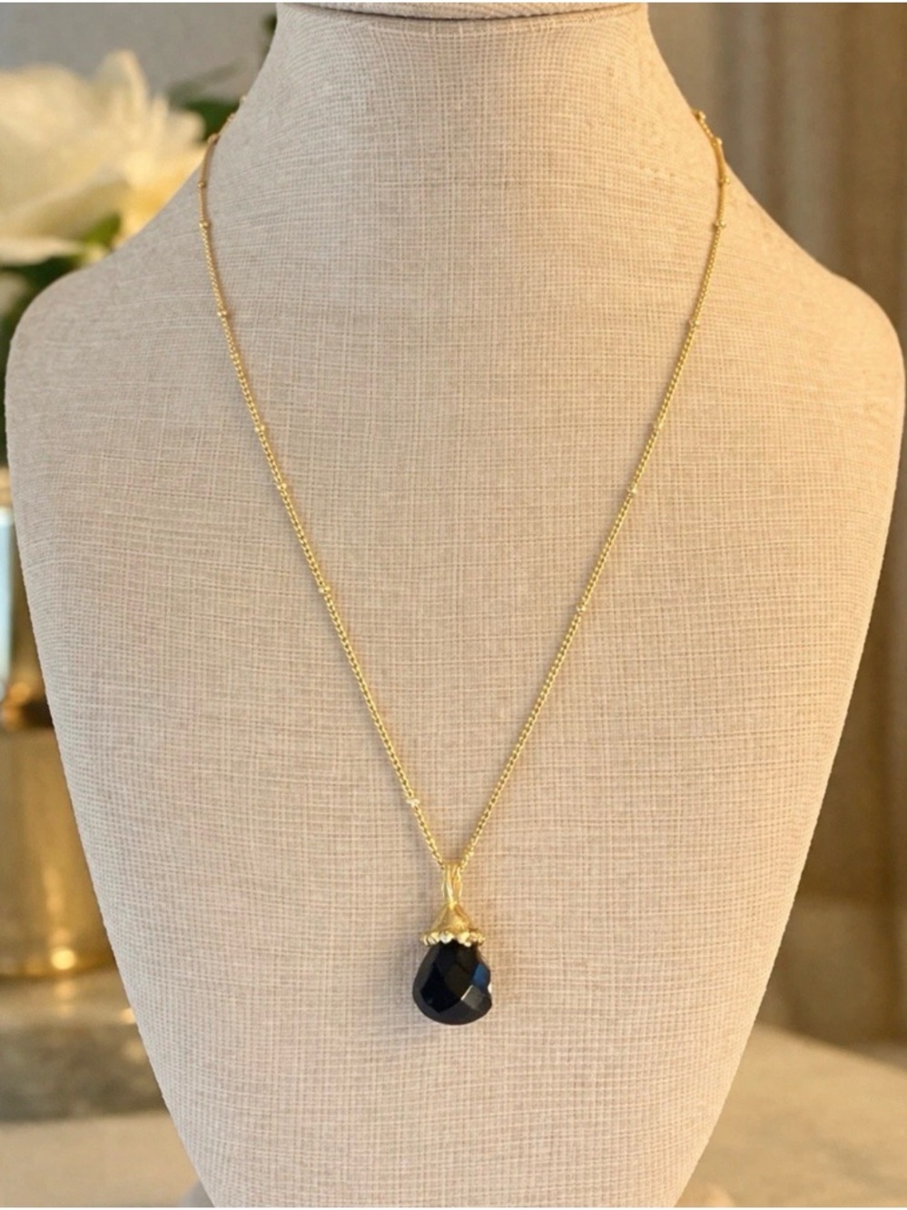 Susan Shaw BLACK SEMI-PRECIOUS STONE DAINTY 24KT GOLDPLATED CHAIN NECKLACE New